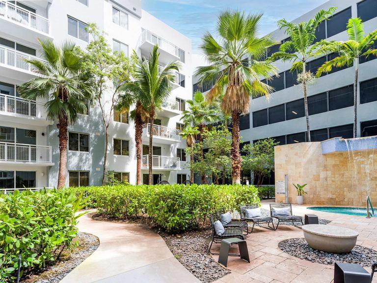 The Manor at CityPlace apartments in Doral, FL – photo 8