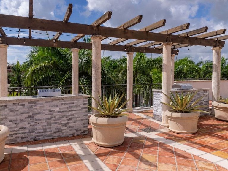 The Residences at Merrick Park apartments in Coral Gables, FL – photo 22