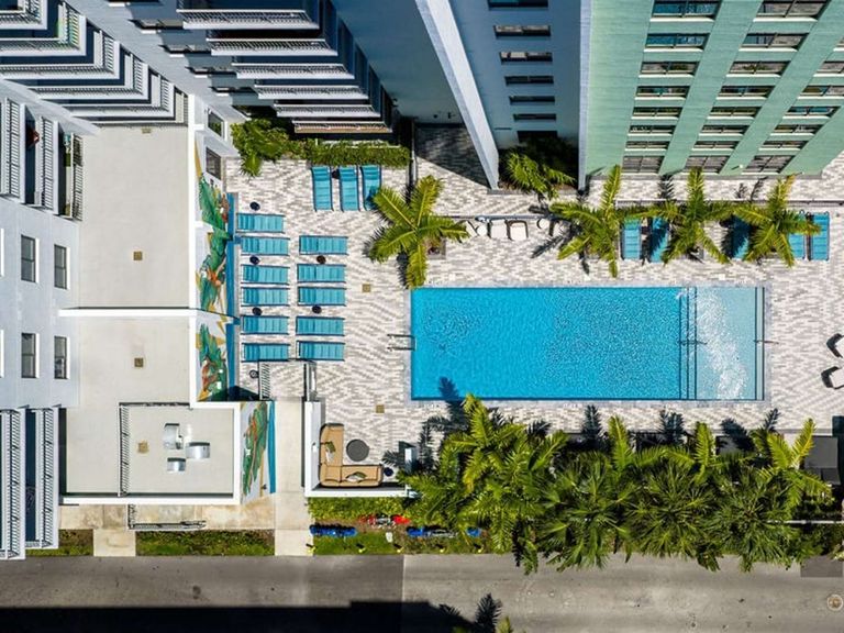 The Tropic apartments in Hollywood, FL – photo 8