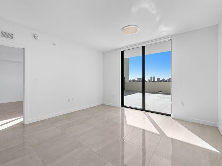 The Vibe Miami apartments in Miami, FL – photo 17