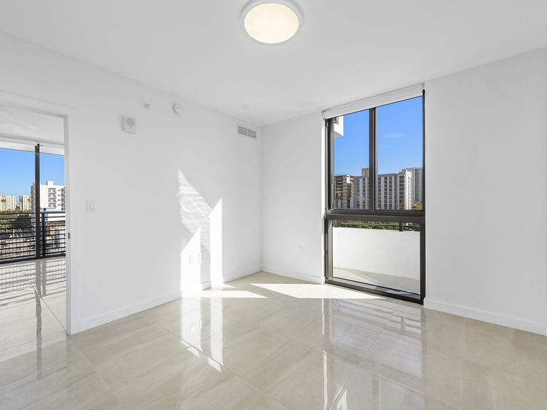 The Vibe Miami apartments in Miami, FL – photo 23