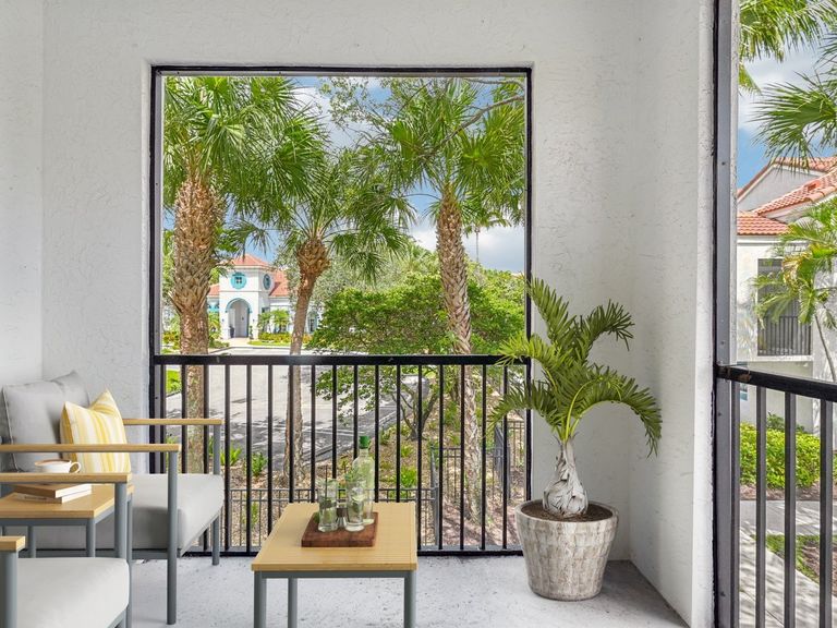 The Villas at Wyndham Lakes apartments in Coral Springs, FL – photo 32