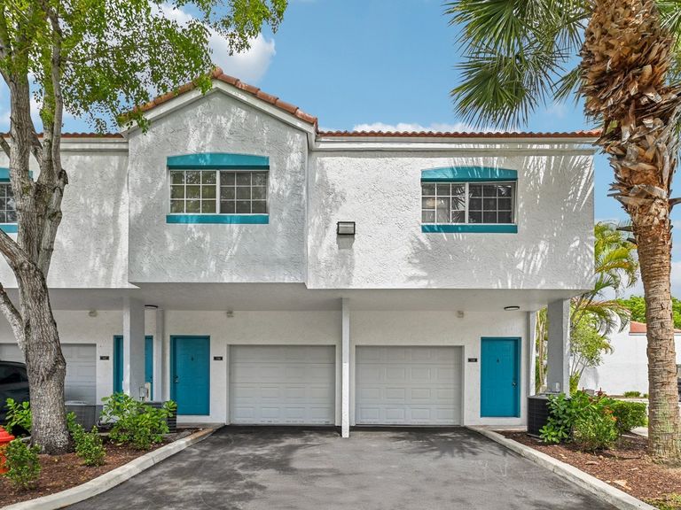 The Villas at Wyndham Lakes apartments in Coral Springs, FL – photo 8