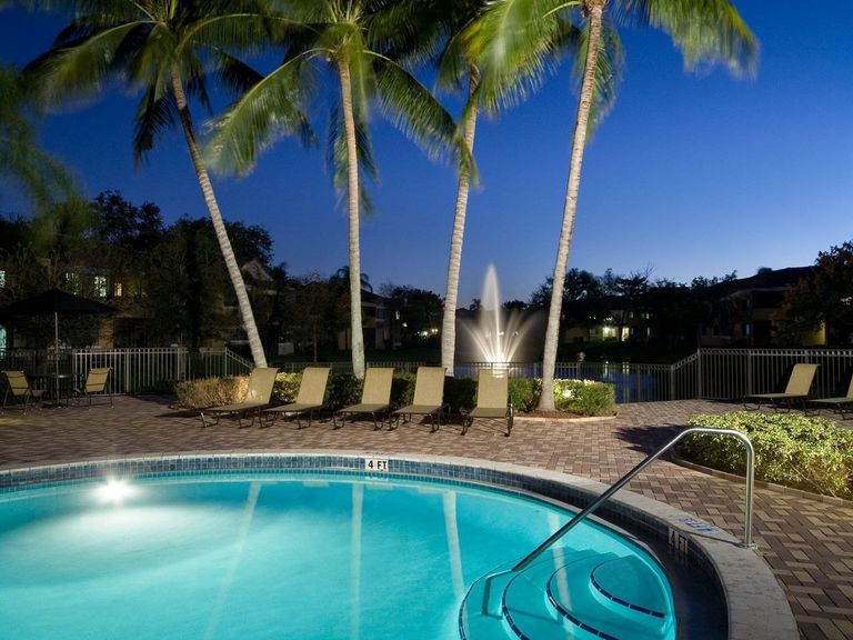 The Waves Apartments apartments in Plantation, FL – photo 12