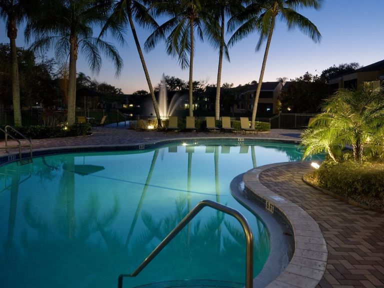 The Waves Apartments apartments in Plantation, FL – photo 16