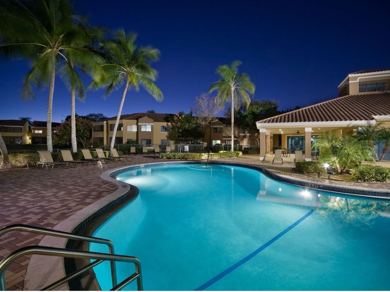 The Waves Apartments apartments in Plantation, FL – photo 8