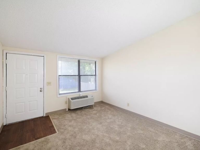 Thymewood apartments in Hialeah, FL – photo 13