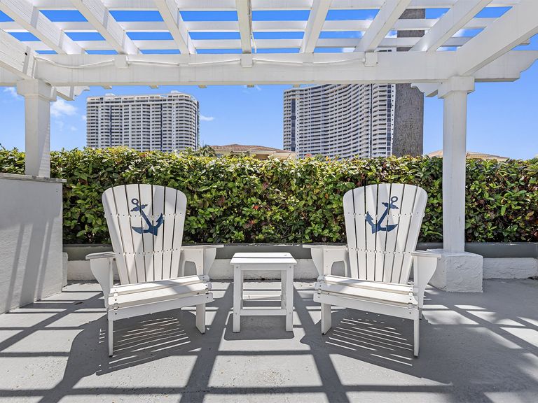 Town Aventura apartments in Aventura, FL – photo 9