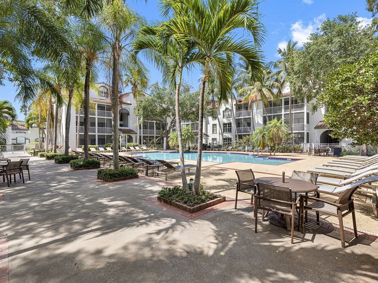 Town Aventura apartments in Aventura, FL – photo 17