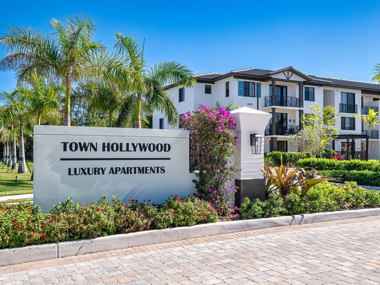 Town Hollywood apartments in Hollywood, FL – photo 29