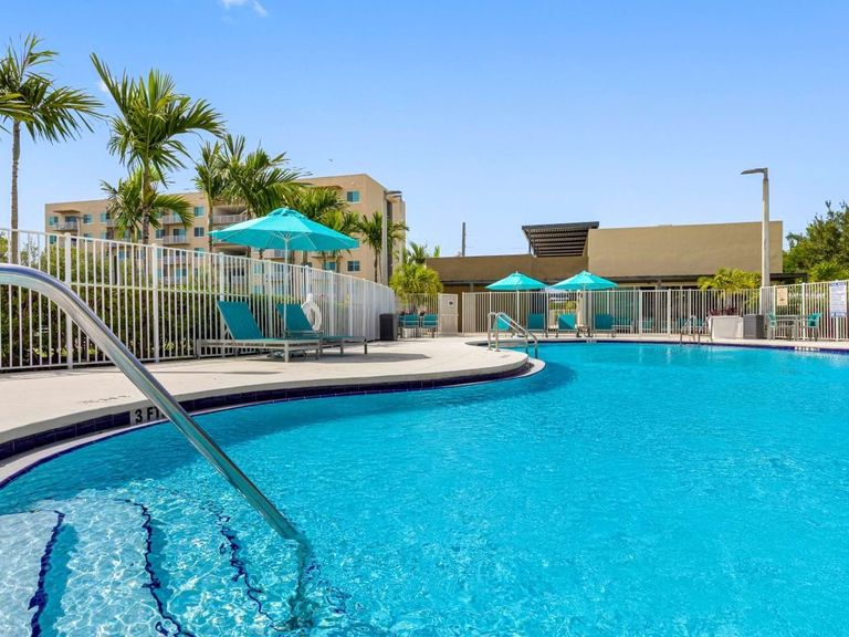 Village at Coral Reef apartments in Miami, FL – photo 16