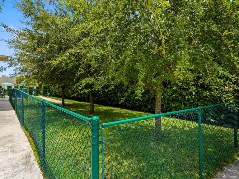 Village at Coral Reef apartments in Miami, FL – photo 21