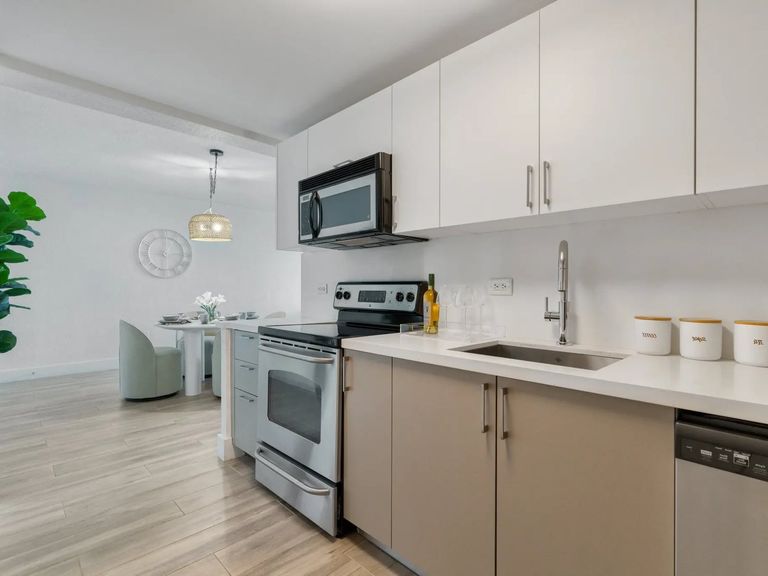 Wake Biscayne Bay apartments in North Bay Village, FL – photo 7
