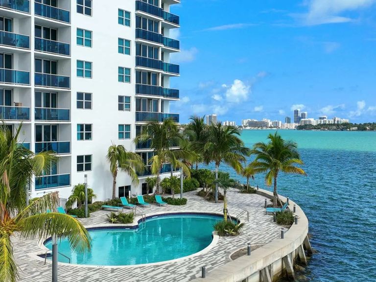 Wake Biscayne Bay apartments in North Bay Village, FL – photo 11