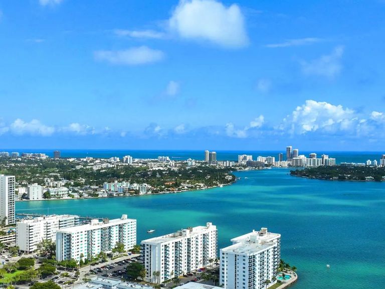 Wake Biscayne Bay apartments in North Bay Village, FL – photo 12