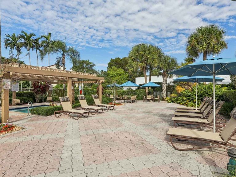 Waterford Point Apartments apartments in Miami, FL – photo 10