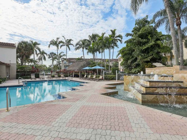 Waterford Point Apartments apartments in Miami, FL – photo 11