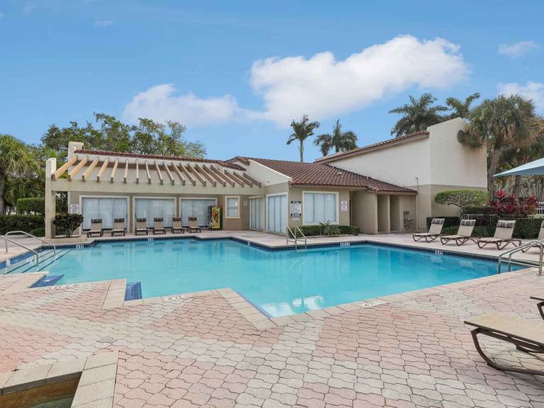 Waterford Point Apartments apartments in Miami, FL – photo 12