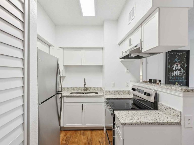 Waterford Point Apartments apartments in Miami, FL – photo 30