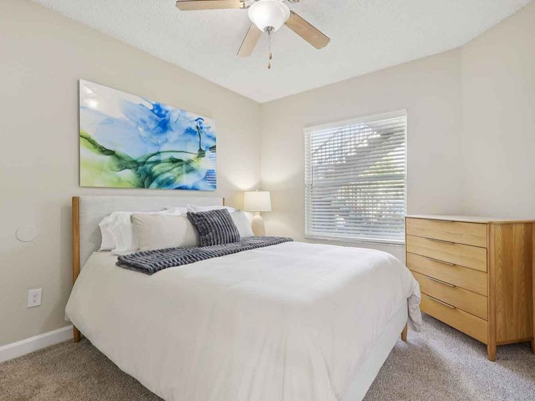 Waterford Point Apartments apartments in Miami, FL – photo 32