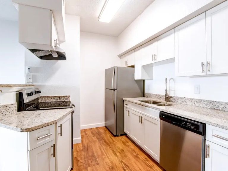 Waterford Point Apartments apartments in Miami, FL – photo 40