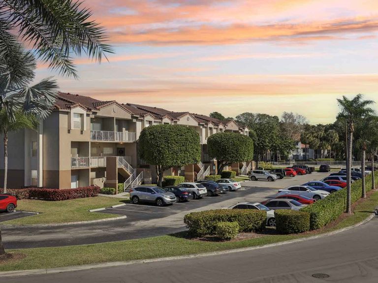 Waterford Point Apartments apartments in Miami, FL – photo 8