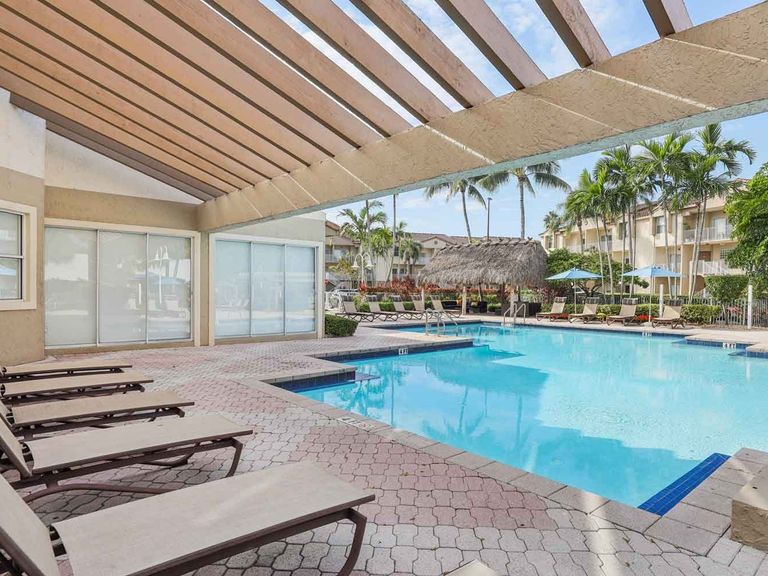 Waterford Point Apartments apartments in Miami, FL – photo 9