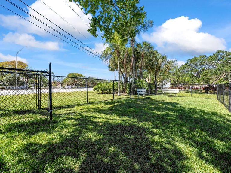 Waterview at Coconut Creek apartments in Coconut Creek, FL – photo 16