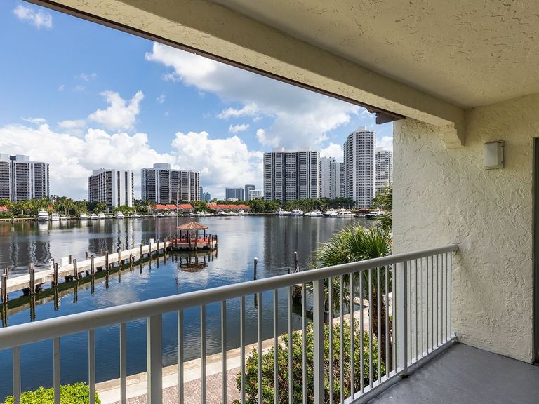 Waterways Village apartments in Aventura, FL – photo 13
