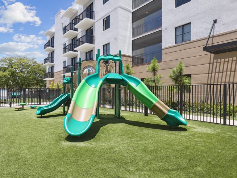 Westgate on University apartments in Lauderhill, FL – photo 7