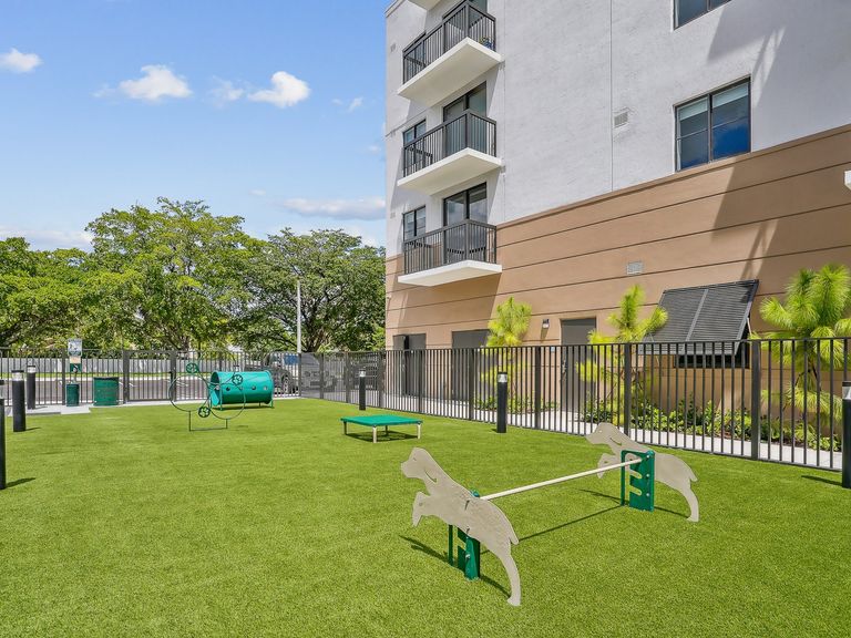 Westgate on University apartments in Lauderhill, FL – photo 8