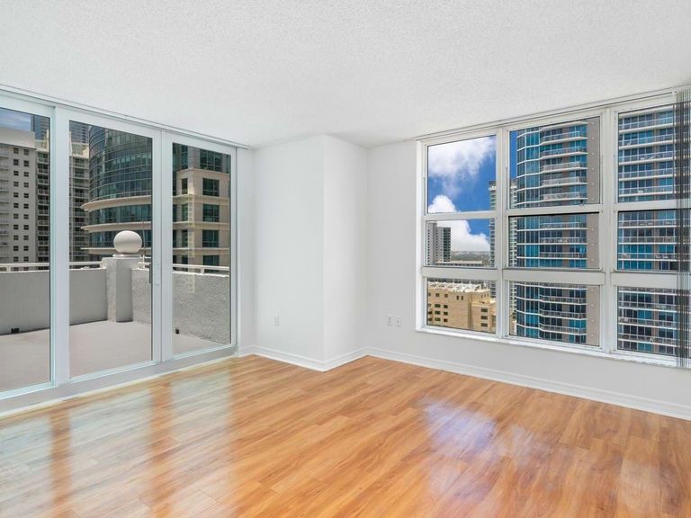 Yacht Club at Brickell Apartments apartments in Miami, FL – photo 10
