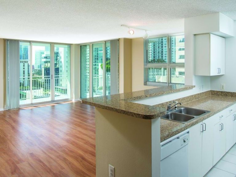 Yacht Club at Brickell Apartments apartments in Miami, FL – photo 14