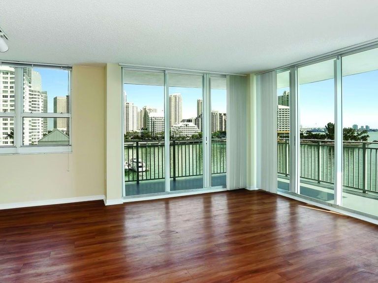 Yacht Club at Brickell Apartments apartments in Miami, FL – photo 17