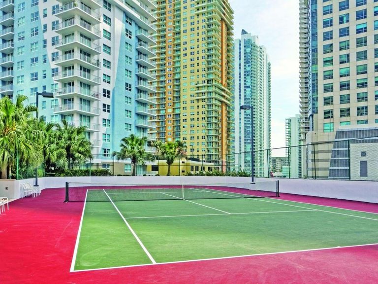 Yacht Club at Brickell Apartments apartments in Miami, FL – photo 27