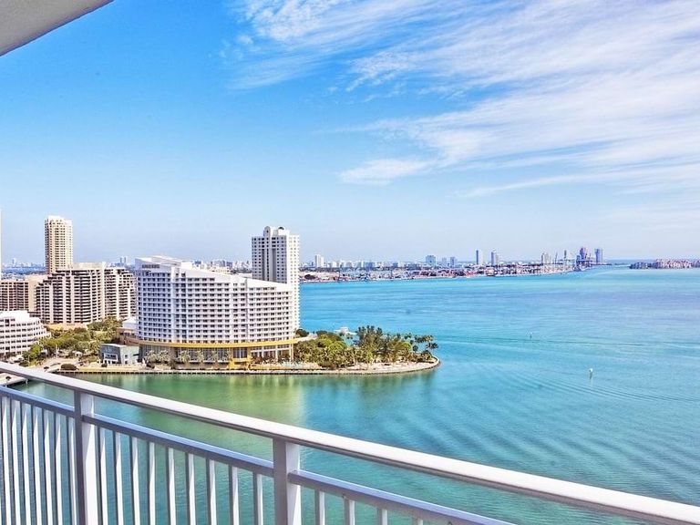 Yacht Club at Brickell Apartments apartments in Miami, FL – photo 32
