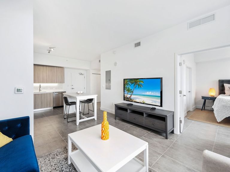 Zoi House Grove apartments in Miami, FL – photo 41