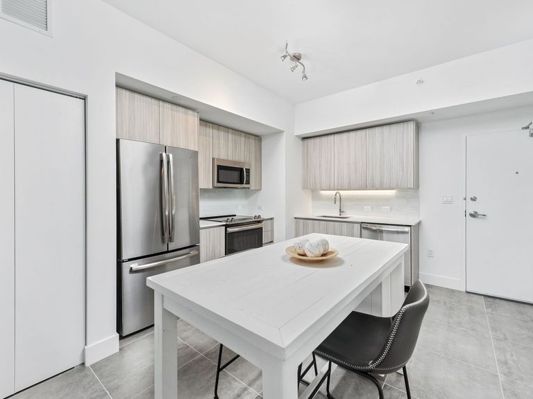 Zoi House Grove apartments in Miami, FL – photo 45