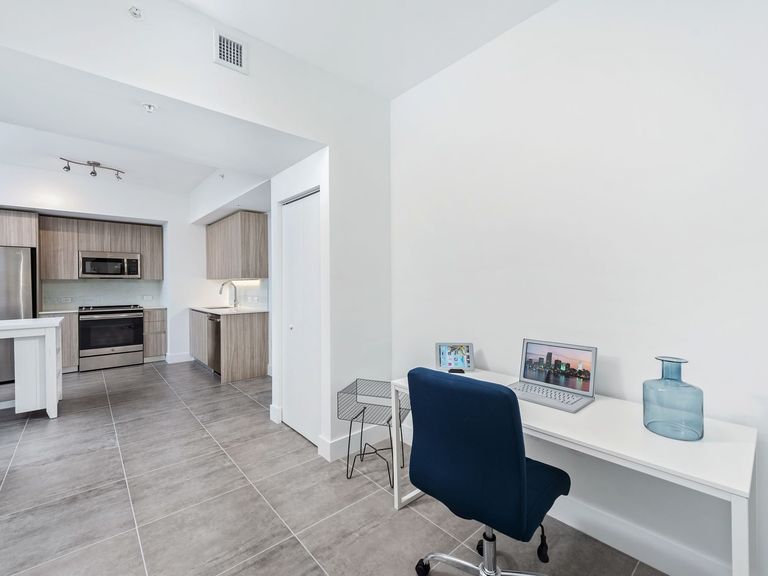 Zoi House Grove apartments in Miami, FL – photo 49